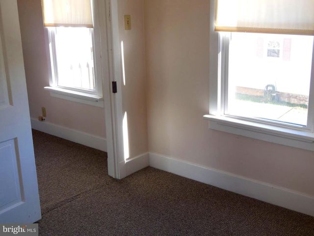 359 W SPRING ST, Woodstock, VA 22664