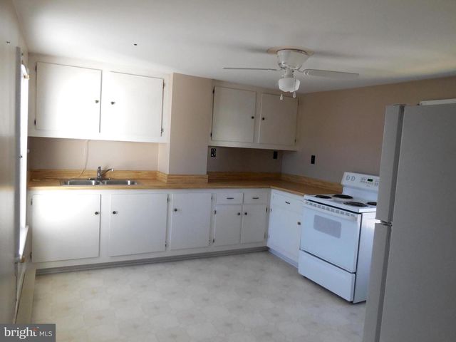 359 W SPRING ST, Woodstock, VA 22664