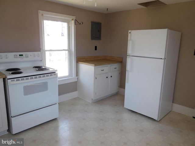 359 W SPRING ST, Woodstock, VA 22664