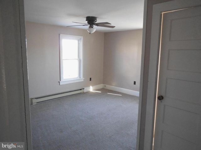 359 W SPRING ST, Woodstock, VA 22664