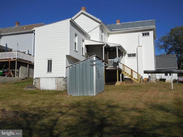 359 W SPRING ST, Woodstock, VA 22664