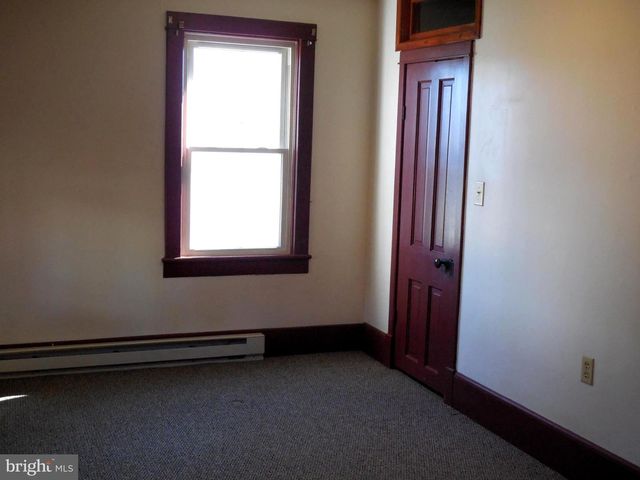 359 W SPRING ST, Woodstock, VA 22664