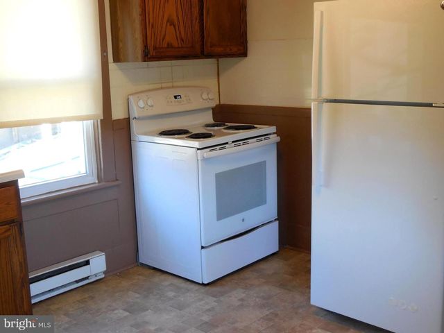 359 W SPRING ST, Woodstock, VA 22664