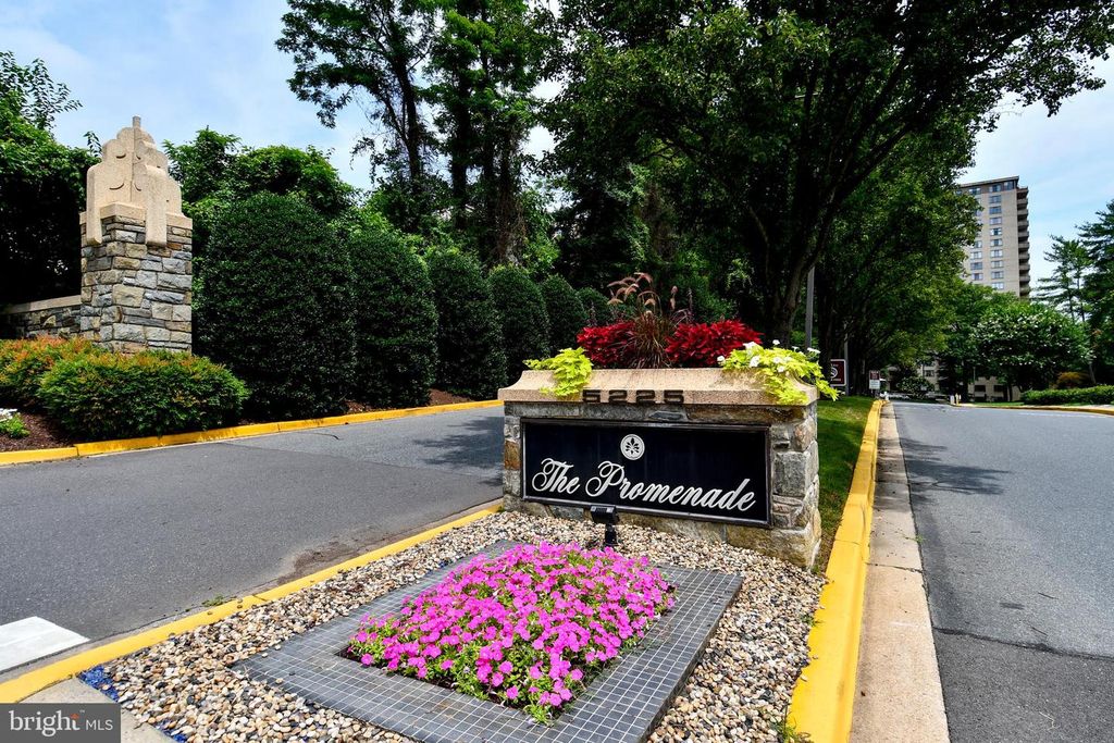 5225 POOKS HILL RD POOKS HILL RD #222N, Bethesda, MD 20814