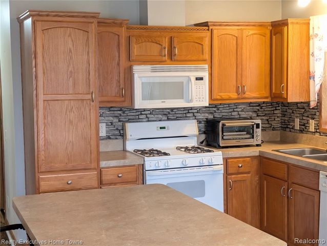 6203 Square Lake Drive Drive, Smiths Creek, MI 48074