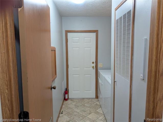 6203 Square Lake Drive Drive, Smiths Creek, MI 48074