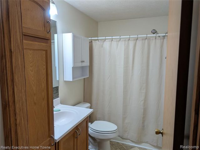 6203 Square Lake Drive Drive, Smiths Creek, MI 48074