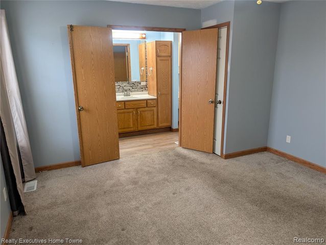 6203 Square Lake Drive Drive, Smiths Creek, MI 48074