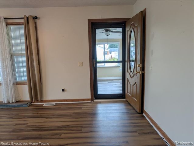 6203 Square Lake Drive Drive, Smiths Creek, MI 48074