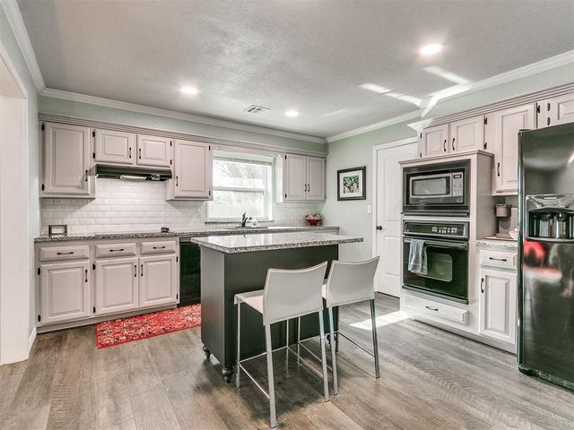 506 Rambling Oaks Drive, Norman, OK 73072