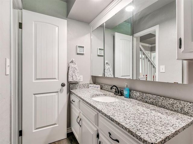 506 Rambling Oaks Drive, Norman, OK 73072