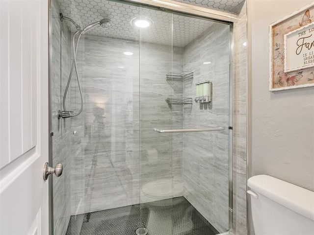 506 Rambling Oaks Drive, Norman, OK 73072
