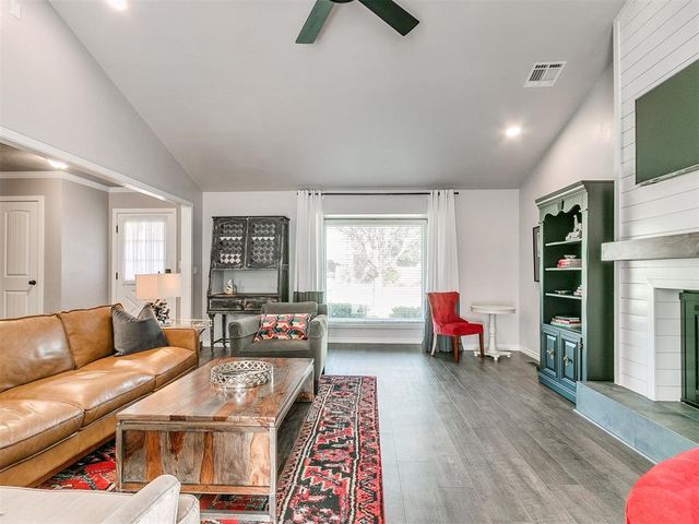506 Rambling Oaks Drive, Norman, OK 73072
