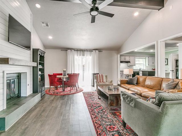 506 Rambling Oaks Drive, Norman, OK 73072