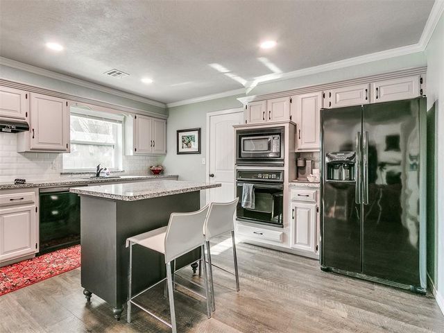 506 Rambling Oaks Drive, Norman, OK 73072