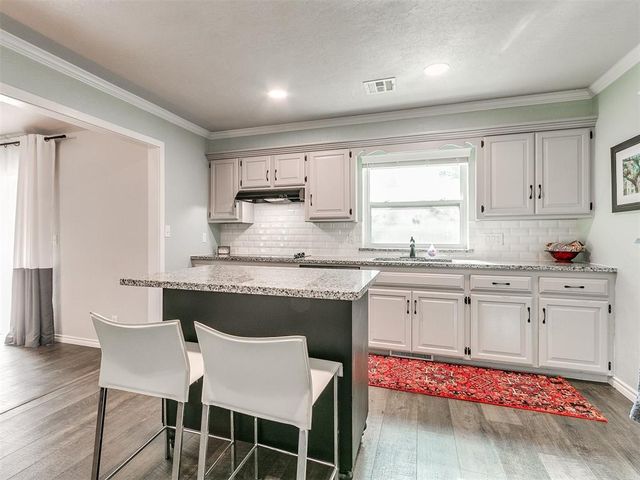 506 Rambling Oaks Drive, Norman, OK 73072