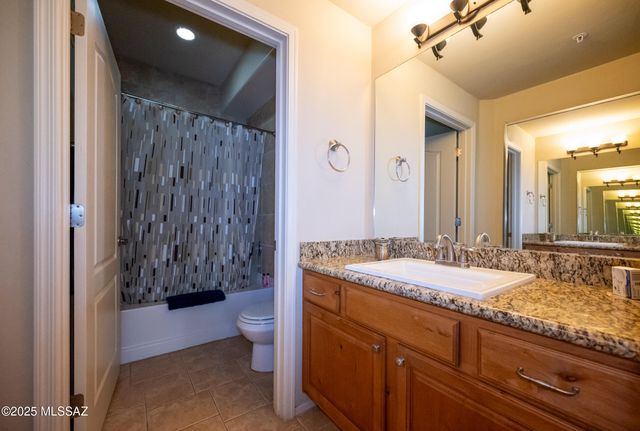 2550 E River Rd Unit 20102, Tucson, AZ 85718