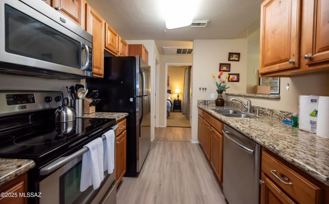 2550 E River Rd Unit 20102, Tucson, AZ 85718