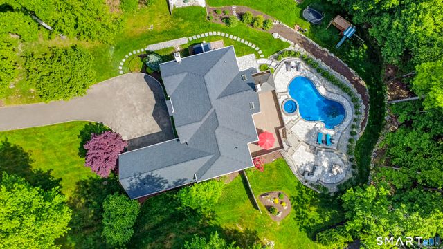 29 Greenleaf Farms Road, Newtown, CT 06470