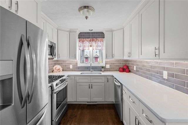 200 Mayfield Avenue C8, Cranston, RI 02920