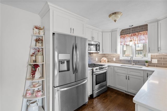 200 Mayfield Avenue C8, Cranston, RI 02920