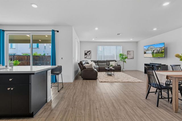 17516 Gemini Ct, Lathrop, CA 95330