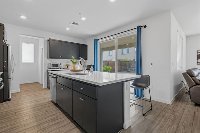 17516 Gemini Ct, Lathrop, CA 95330