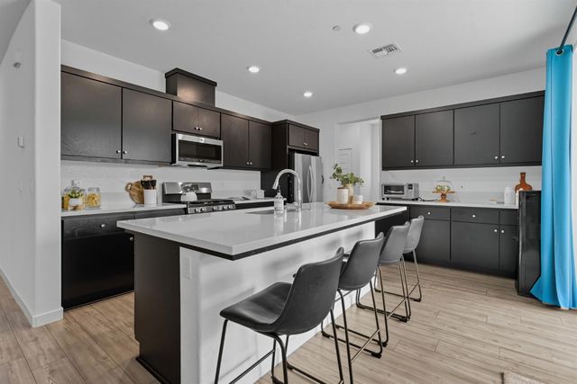 17516 Gemini Ct, Lathrop, CA 95330