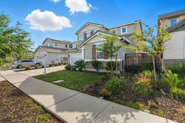 17516 Gemini Ct, Lathrop, CA 95330