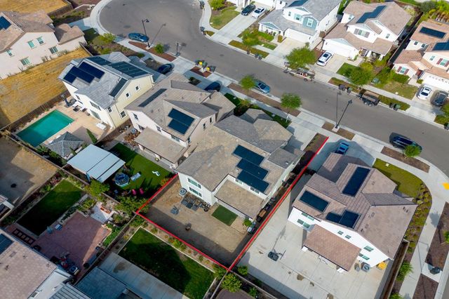 17516 Gemini Ct, Lathrop, CA 95330