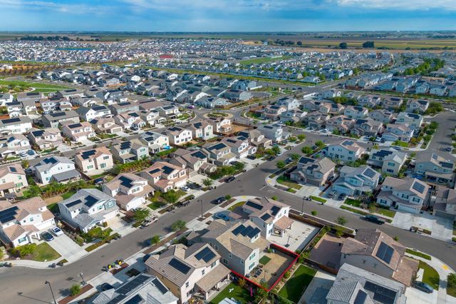 17516 Gemini Ct, Lathrop, CA 95330