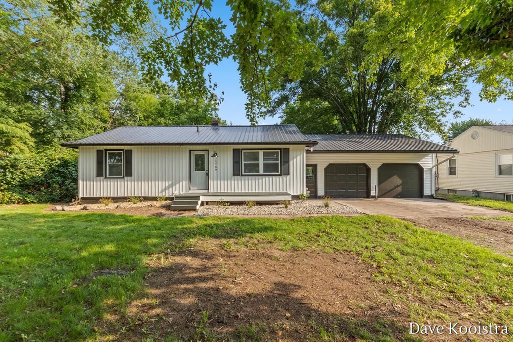 1769 Perry Street, Park Twp, MI 49424
