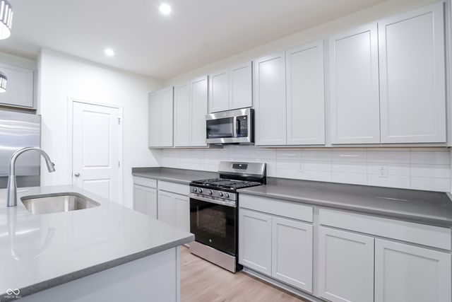 2068 Frost Line Lane, Greenfield, IN 46140
