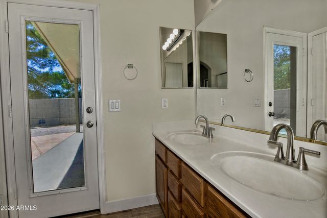 2237 E AUSTIN Drive, Gilbert, AZ 85296