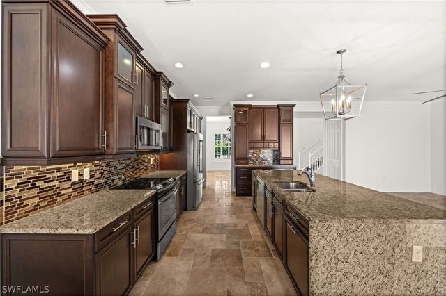 3312 Pacific DR, Naples, FL 34119