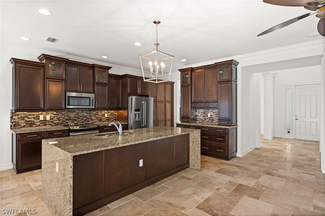 3312 Pacific DR, Naples, FL 34119