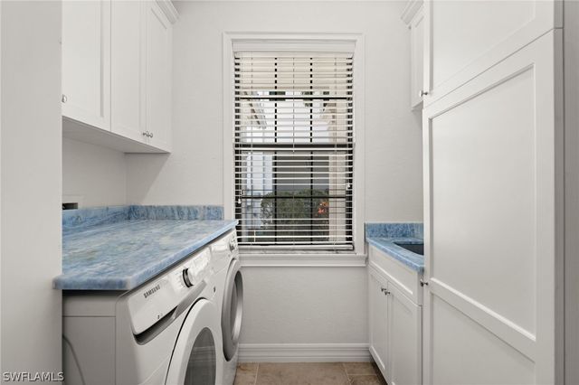 3312 Pacific DR, Naples, FL 34119