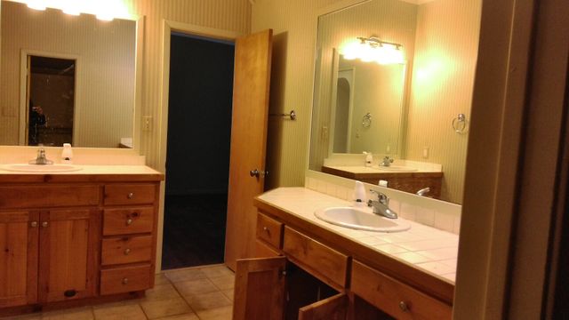 110 Pawnee Trail, Gainesville, TX 76240