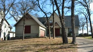110 Pawnee Trail, Gainesville, TX 76240