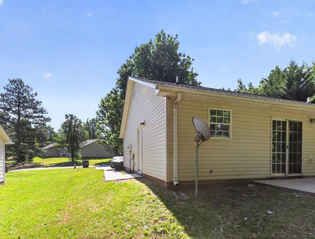 1888 Tamara Way, Spartanburg, SC 29301