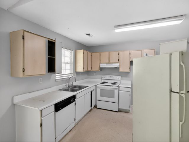 1888 Tamara Way, Spartanburg, SC 29301