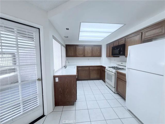 17 Rock Cliff Place, Phillips Ranch, CA 91766