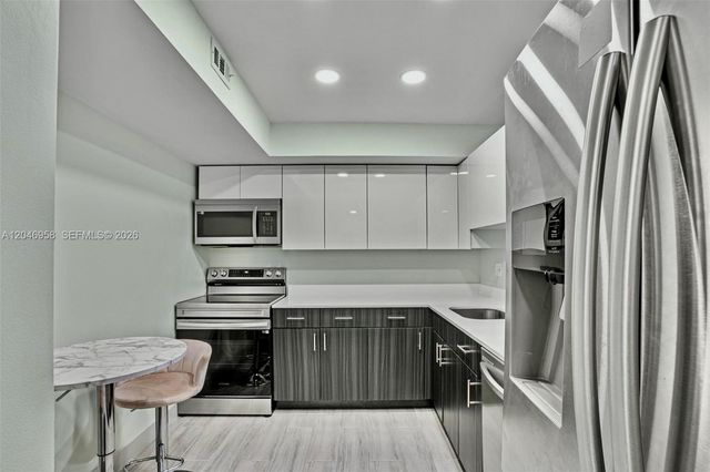 501 Three Islands Blvd 518, Hallandale Beach, FL 33009