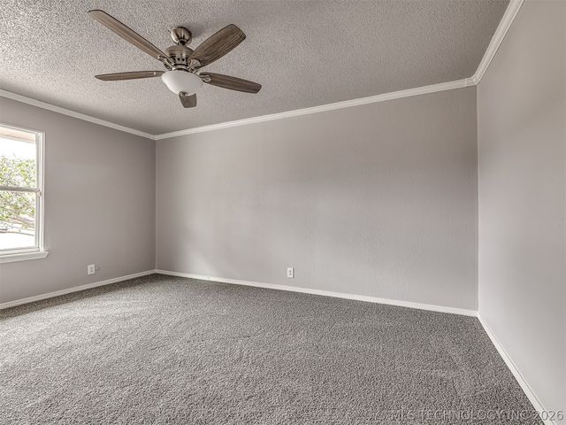 8960 E 16th Place, Tulsa, OK 74112