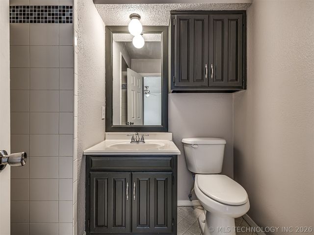 8960 E 16th Place, Tulsa, OK 74112