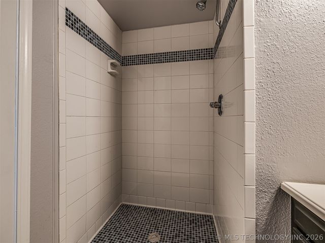 8960 E 16th Place, Tulsa, OK 74112