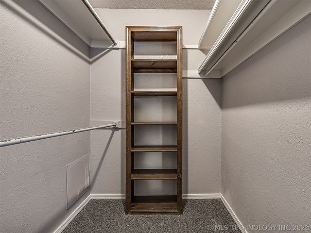 8960 E 16th Place, Tulsa, OK 74112