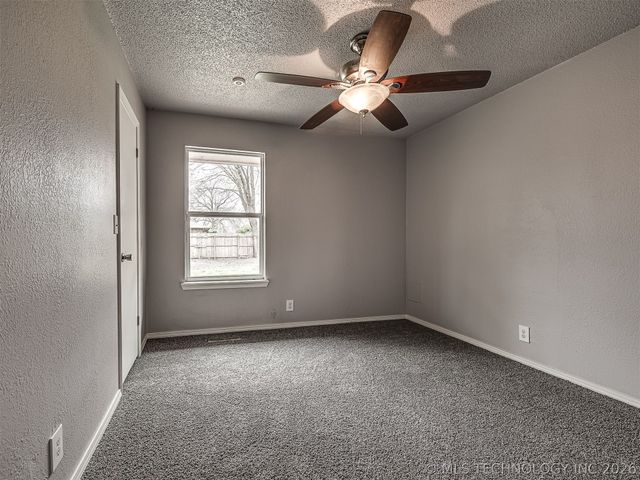 8960 E 16th Place, Tulsa, OK 74112