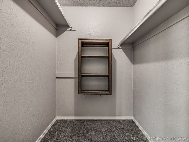 8960 E 16th Place, Tulsa, OK 74112