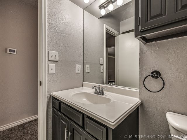 8960 E 16th Place, Tulsa, OK 74112